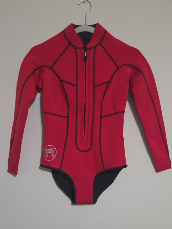 The Unbranded Brand Other - Women’s Red Front-Zip Neoprene Wetsuit / Rash Guard Swimsuit